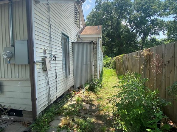 1928 E Crosstimbers Street, Houston TX 77093