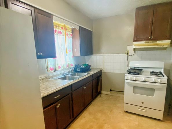 1928 E Crosstimbers Street, Houston TX 77093