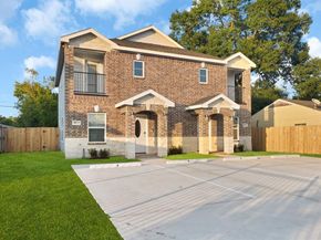 7923 Bowen Street A/B, Houston TX 77051