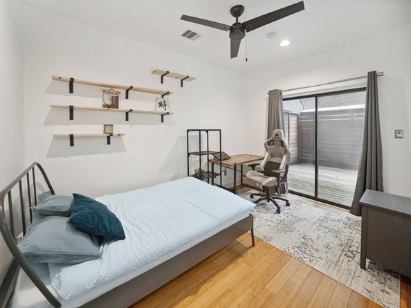 2010 Blodgett Street G, Houston TX 77004