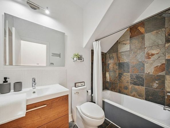 2010 Blodgett Street G, Houston TX 77004