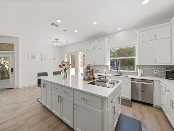 46 Rolling Links Court, The Woodlands TX 77380