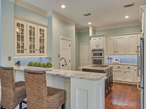 95 Wind Ridge Circle, The Woodlands TX 77381