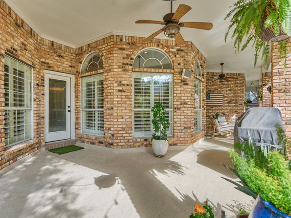 95 Wind Ridge Circle, The Woodlands TX 77381