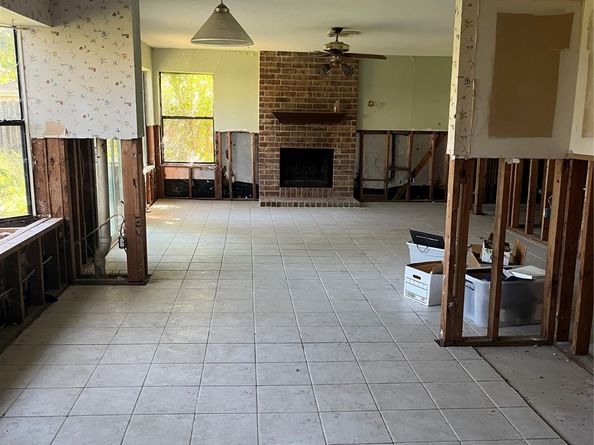 4710 Whispering Falls Drive, Houston TX 77084