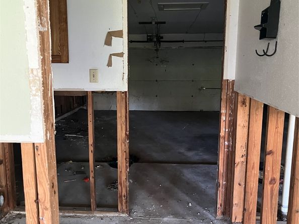 4710 Whispering Falls Drive, Houston TX 77084