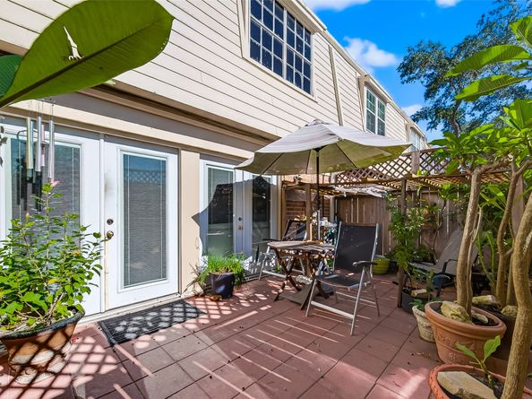5204 Arboles Drive B, Houston TX 77035