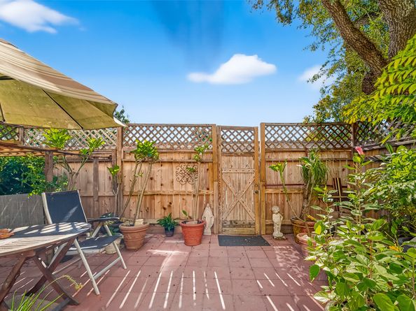 5204 Arboles Drive B, Houston TX 77035