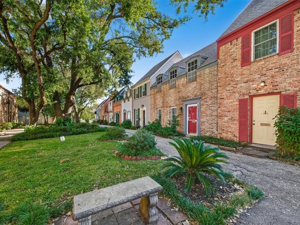 5204 Arboles Drive B, Houston TX 77035