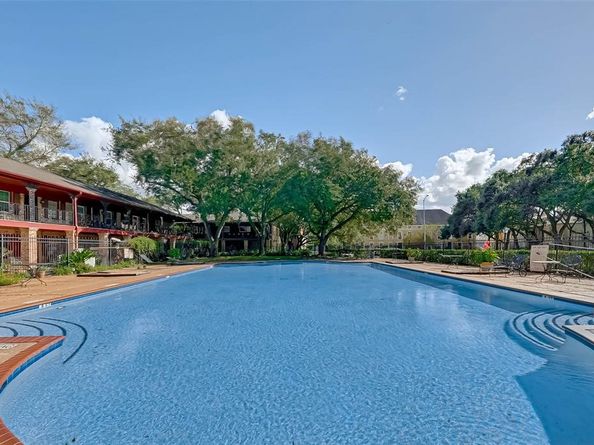 5204 Arboles Drive B, Houston TX 77035
