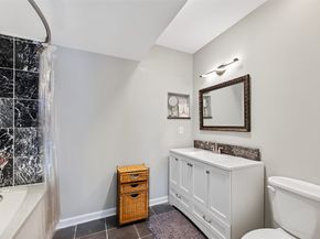 5204 Arboles Drive B, Houston TX 77035