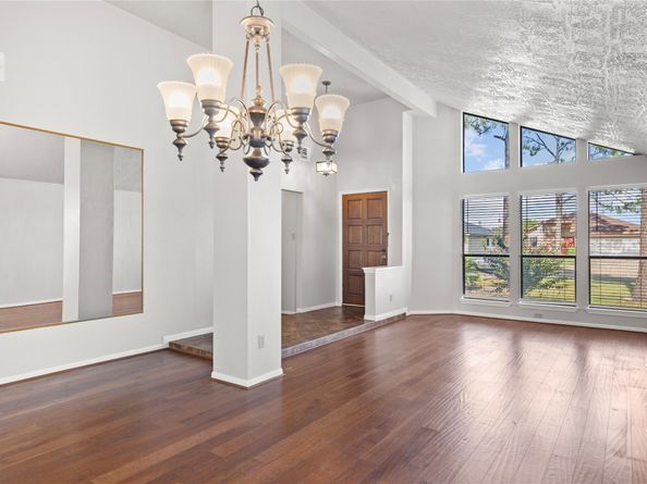 8118 Vista Del Sol Drive, Houston TX 77083