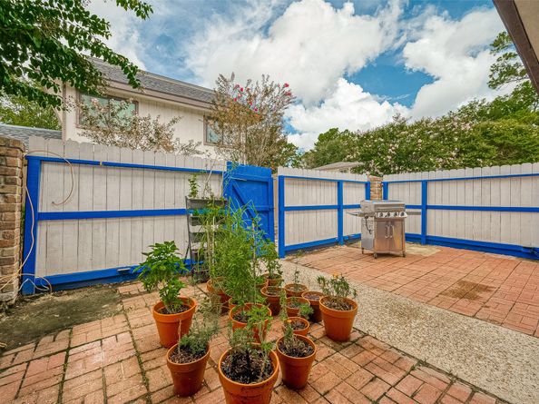 12042 Mighty Oak Drive B, Houston TX 77066