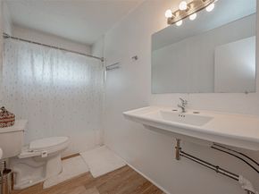 12042 Mighty Oak Drive B, Houston TX 77066