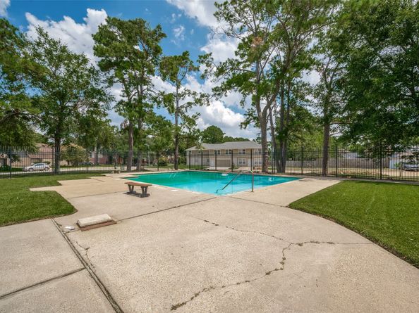 12042 Mighty Oak Drive B, Houston TX 77066