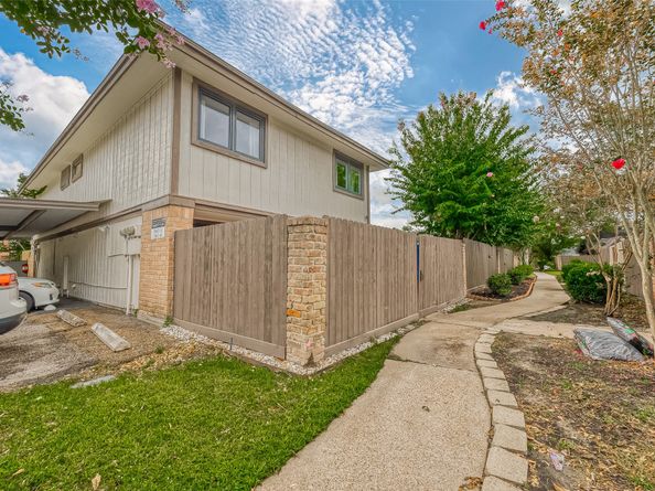 12042 Mighty Oak Drive B, Houston TX 77066