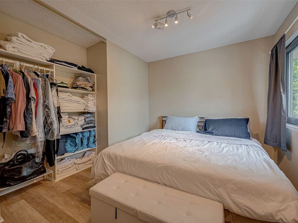 12042 Mighty Oak Drive B, Houston TX 77066