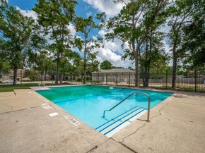 12042 Mighty Oak Drive B, Houston TX 77066