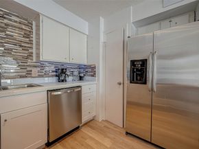 12042 Mighty Oak Drive B, Houston TX 77066