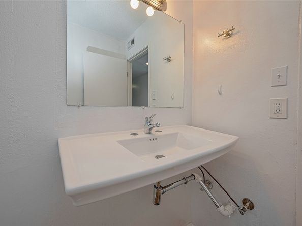 12042 Mighty Oak Drive B, Houston TX 77066