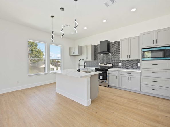 3022 Drew Street, Houston TX 77004