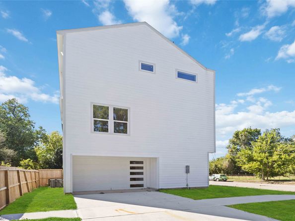 3022 Drew Street, Houston TX 77004