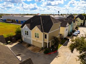 7022 Plum Creek Trail Lane, Houston TX 77087