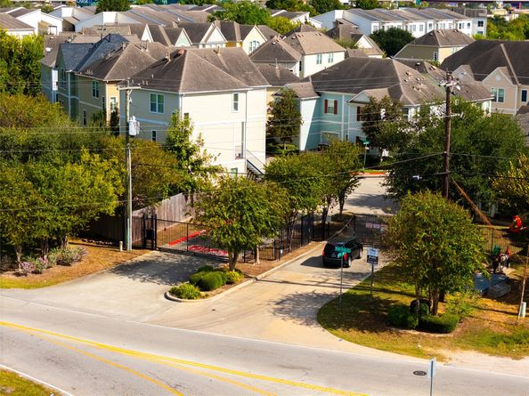 7022 Plum Creek Trail Lane, Houston TX 77087