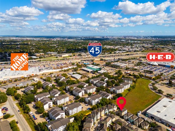 7022 Plum Creek Trail Lane, Houston TX 77087