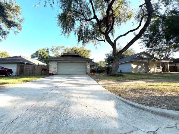 14014 Clear Forest Drive, Sugar Land TX 77498