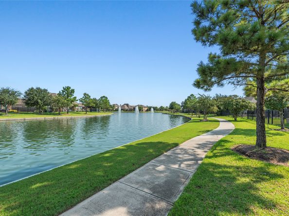 9917 Easton Sky Lane, Cypress TX 77433