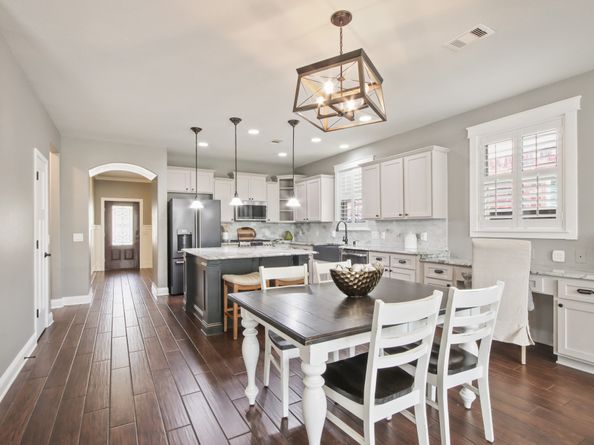 11 Canterborough Place, Tomball TX 77375