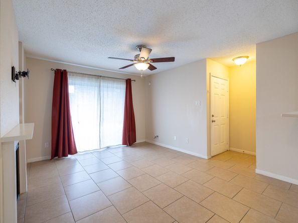 2750 Holly Hall Street 304, Houston TX 77054