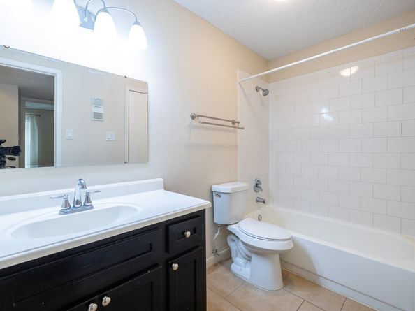 2750 Holly Hall Street 304, Houston TX 77054