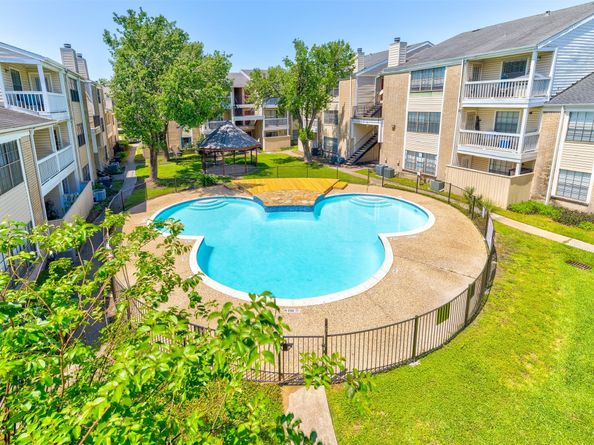 2750 Holly Hall Street 304, Houston TX 77054