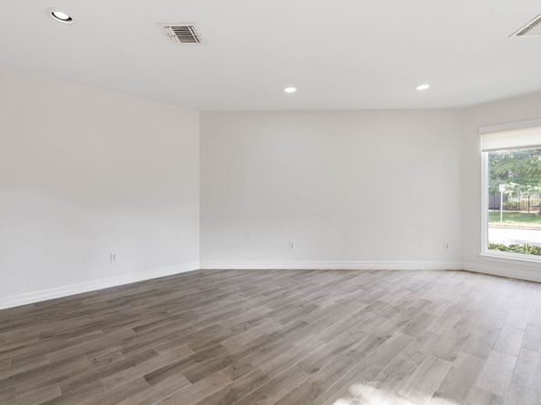 1928 Augusta Drive, Houston TX 77057