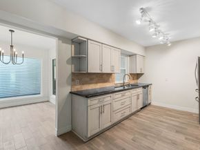 1928 Augusta Drive, Houston TX 77057