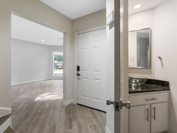 1928 Augusta Drive, Houston TX 77057