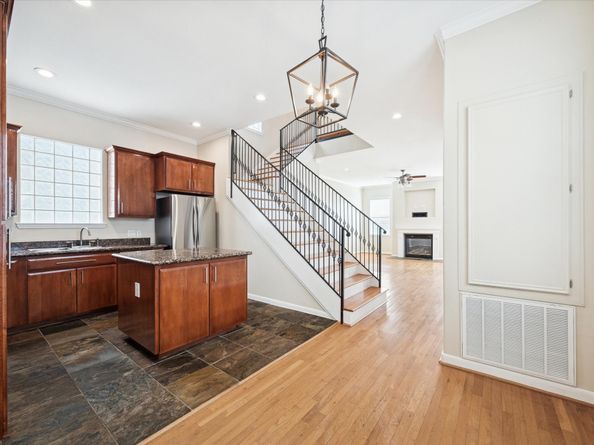 1427 W 25th Street, Houston TX 77008