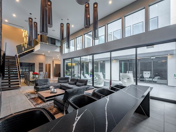 2302 Suffolk Drive, Houston TX 77027