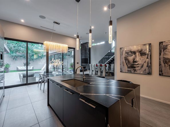 2302 Suffolk Drive, Houston TX 77027