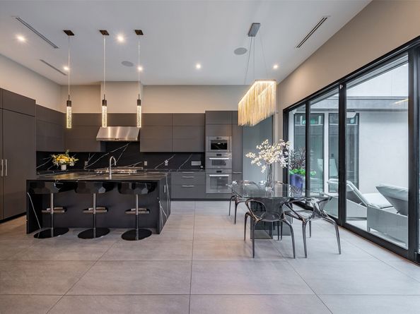 2302 Suffolk Drive, Houston TX 77027