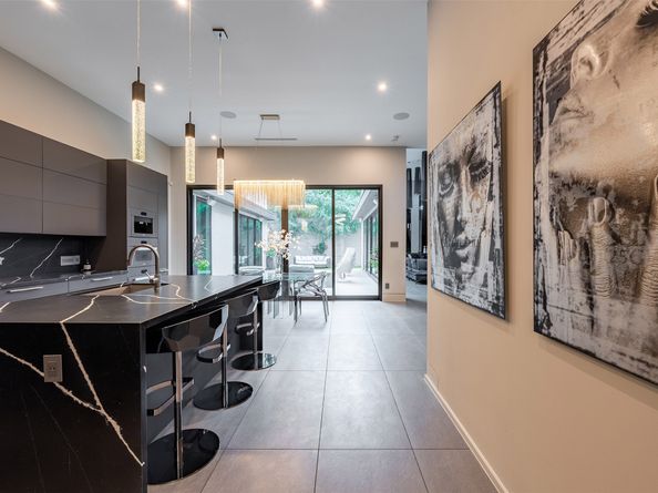 2302 Suffolk Drive, Houston TX 77027