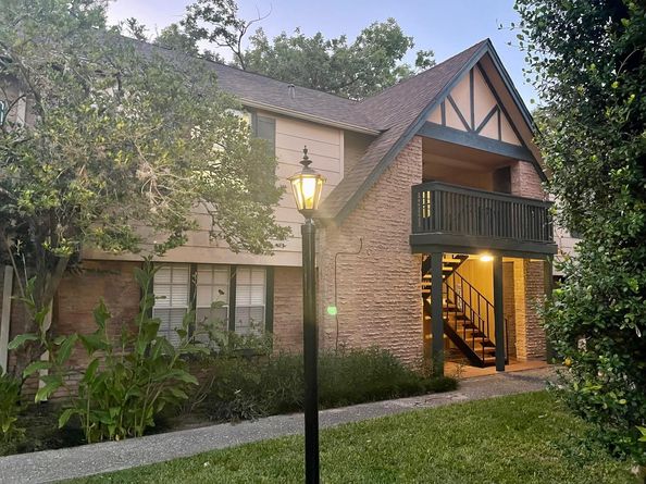 8229 Kingsbrook Road 228, Houston TX 77024