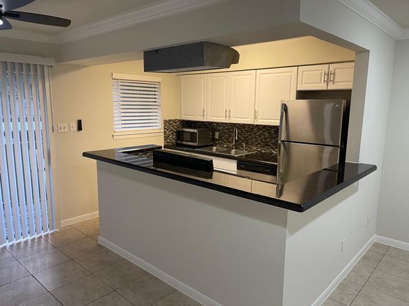 8229 Kingsbrook Road 228, Houston TX 77024