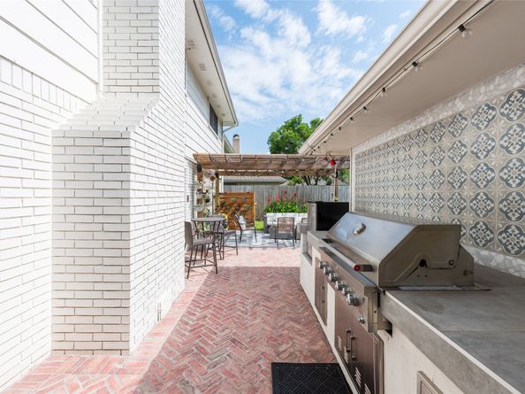 2802 Bernadette Lane, Houston TX 77043