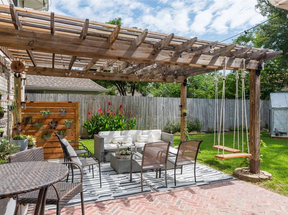2802 Bernadette Lane, Houston TX 77043