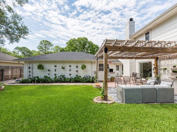 2802 Bernadette Lane, Houston TX 77043