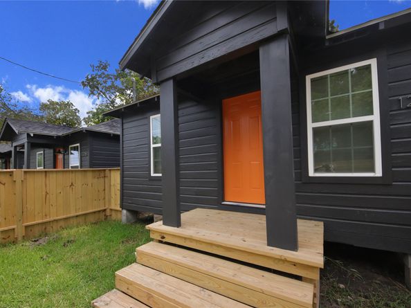 1206 E 33rd Street, Houston TX 77022