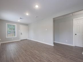1206 E 33rd Street, Houston TX 77022
